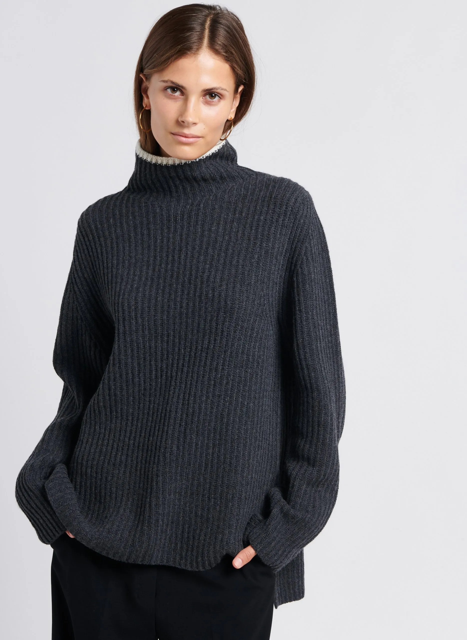 Pull long col montant en laine mélangée Gris