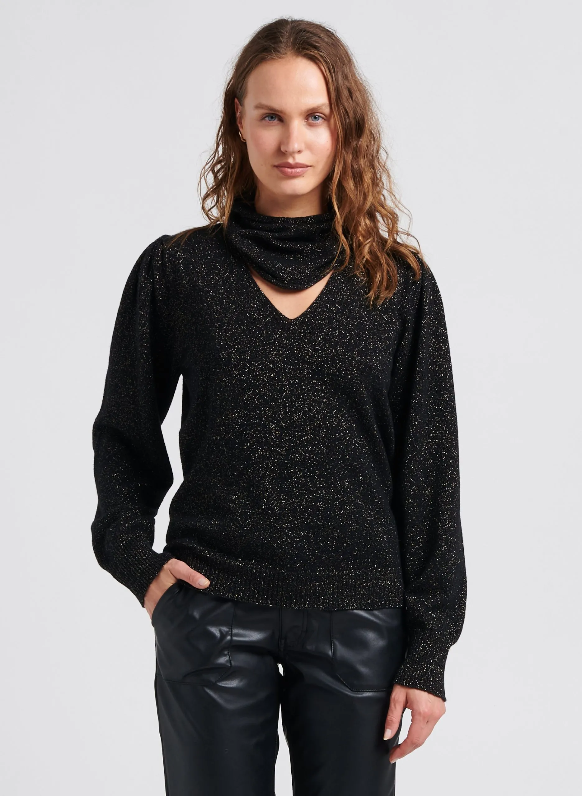 Top col V en laine mélangée Noir