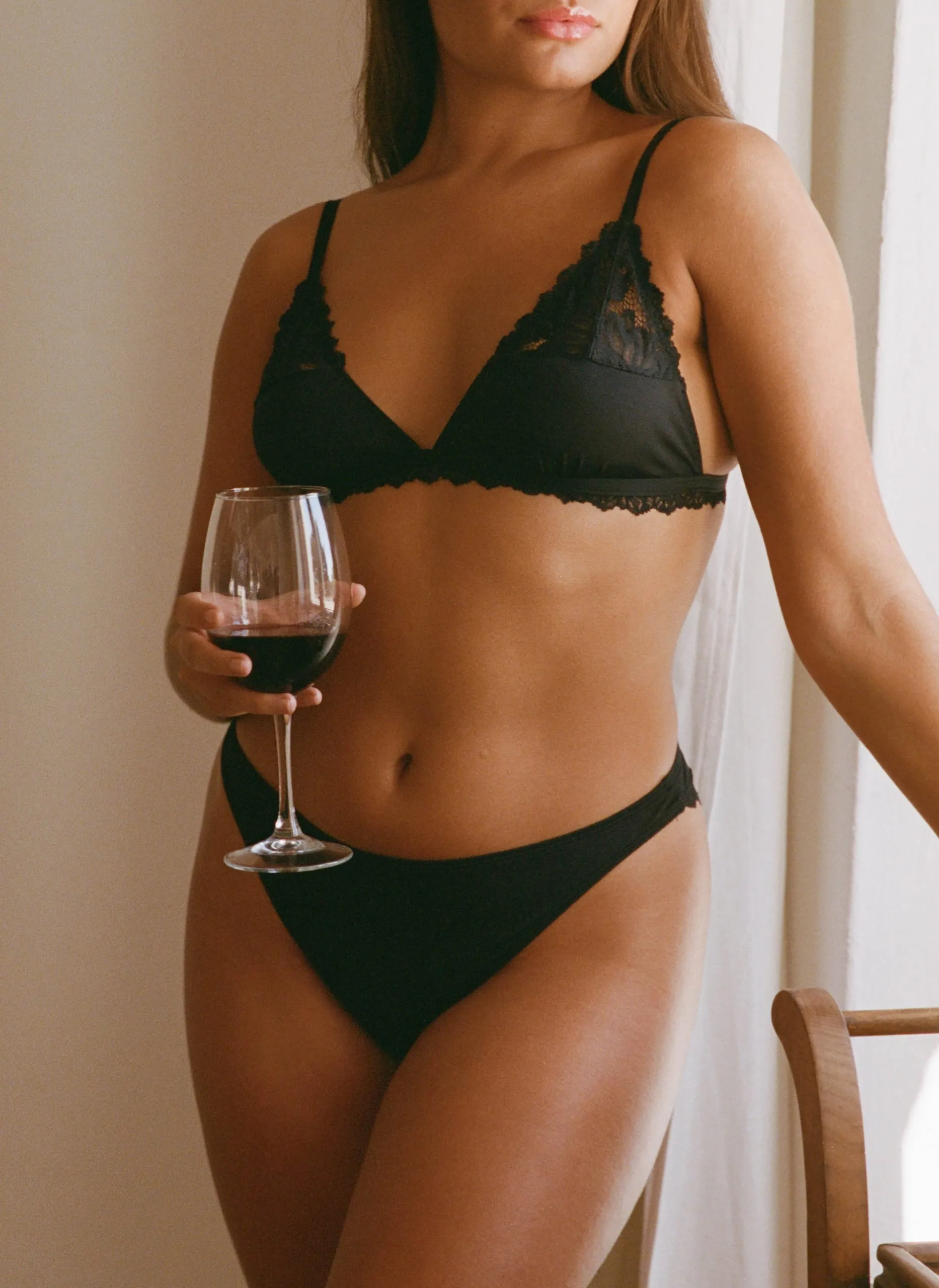 Soutien-gorge triangle brodé en dentelle Noir LUNA