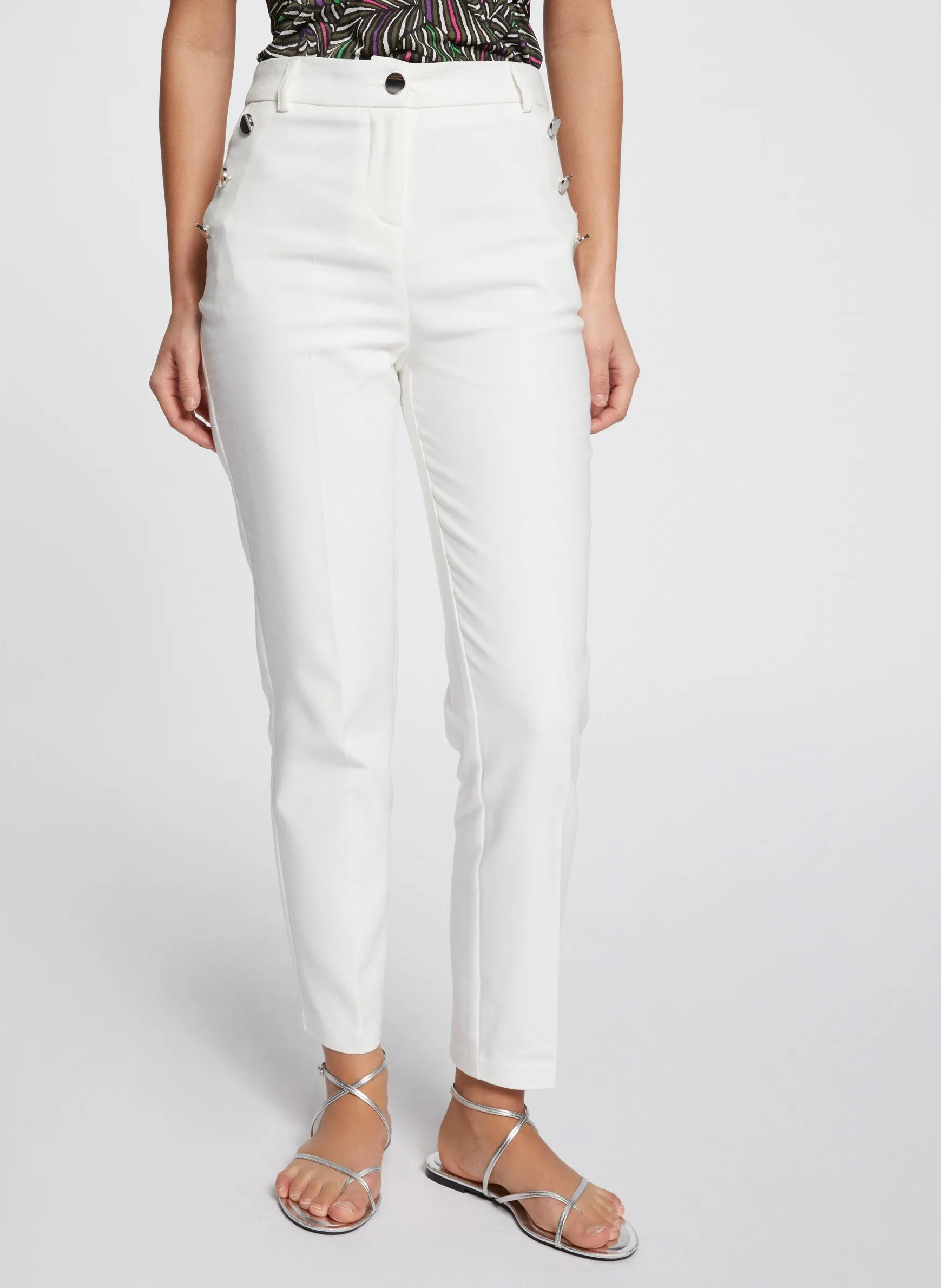 Pantalon ajusté 7/8ème boutonné en coton mélangé Blanc 241-PRATY.F