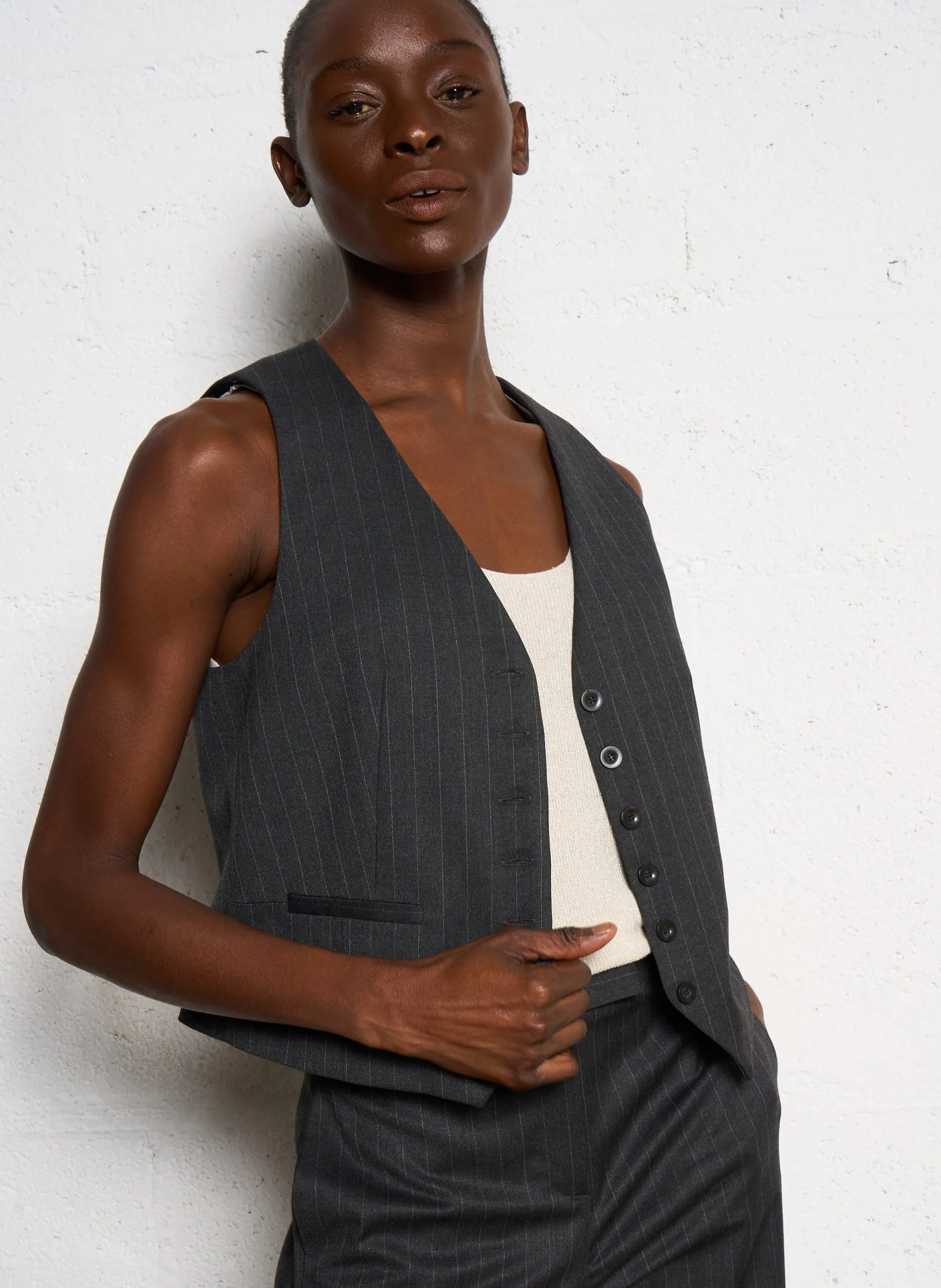 Gilet court encolure V Gris SIMEON