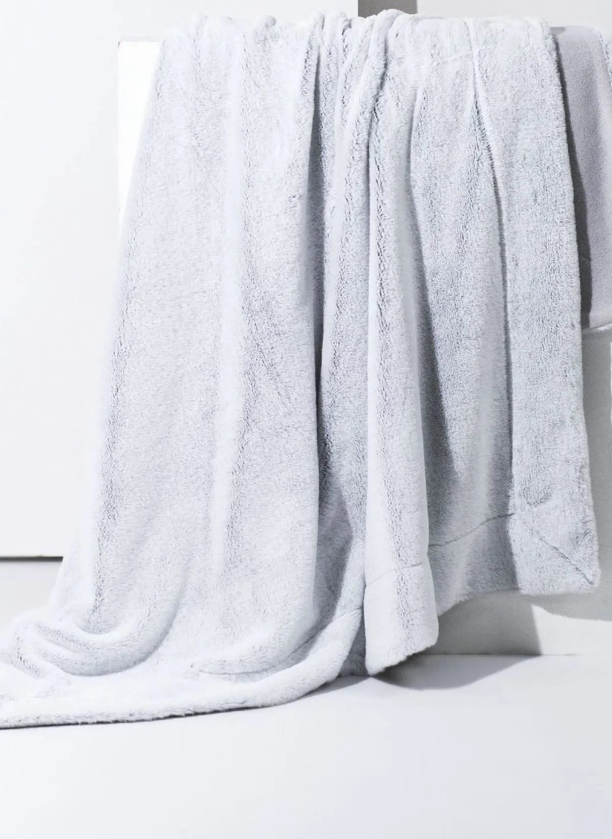 Ensemble plaid et coussin assorti uni Gris WINTER SPIRIT GLACIER