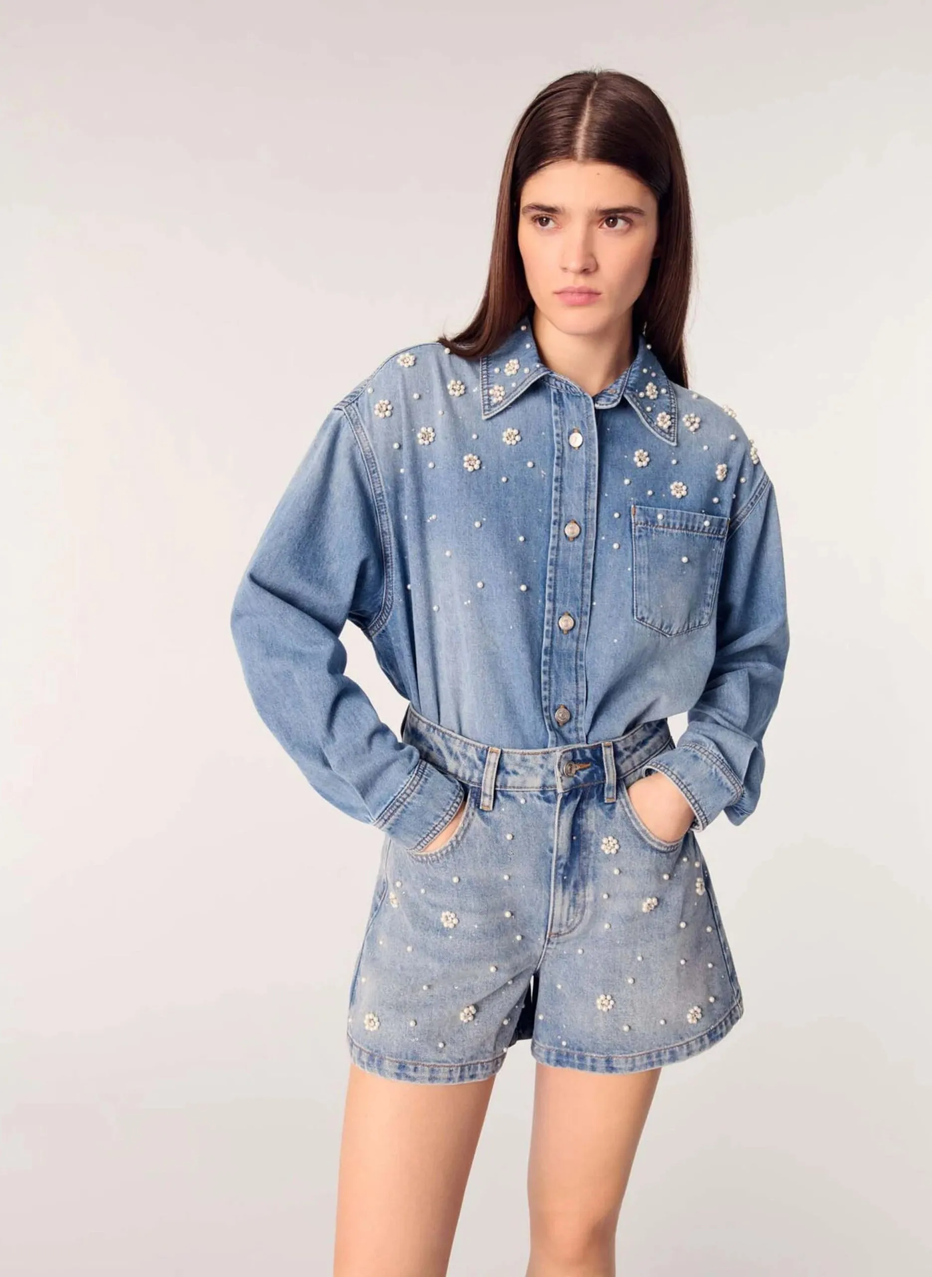 Short à broderies fleurs en jean Bleu