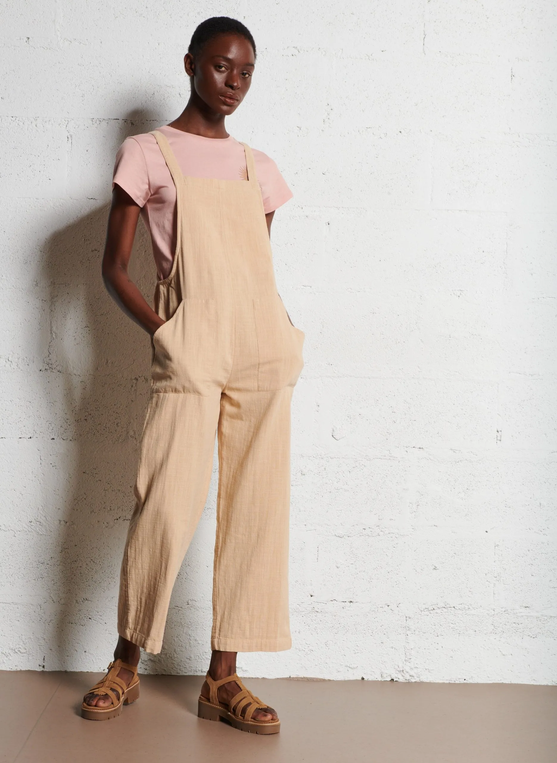 Salopette col carré en coton Beige PACIFIC TIME