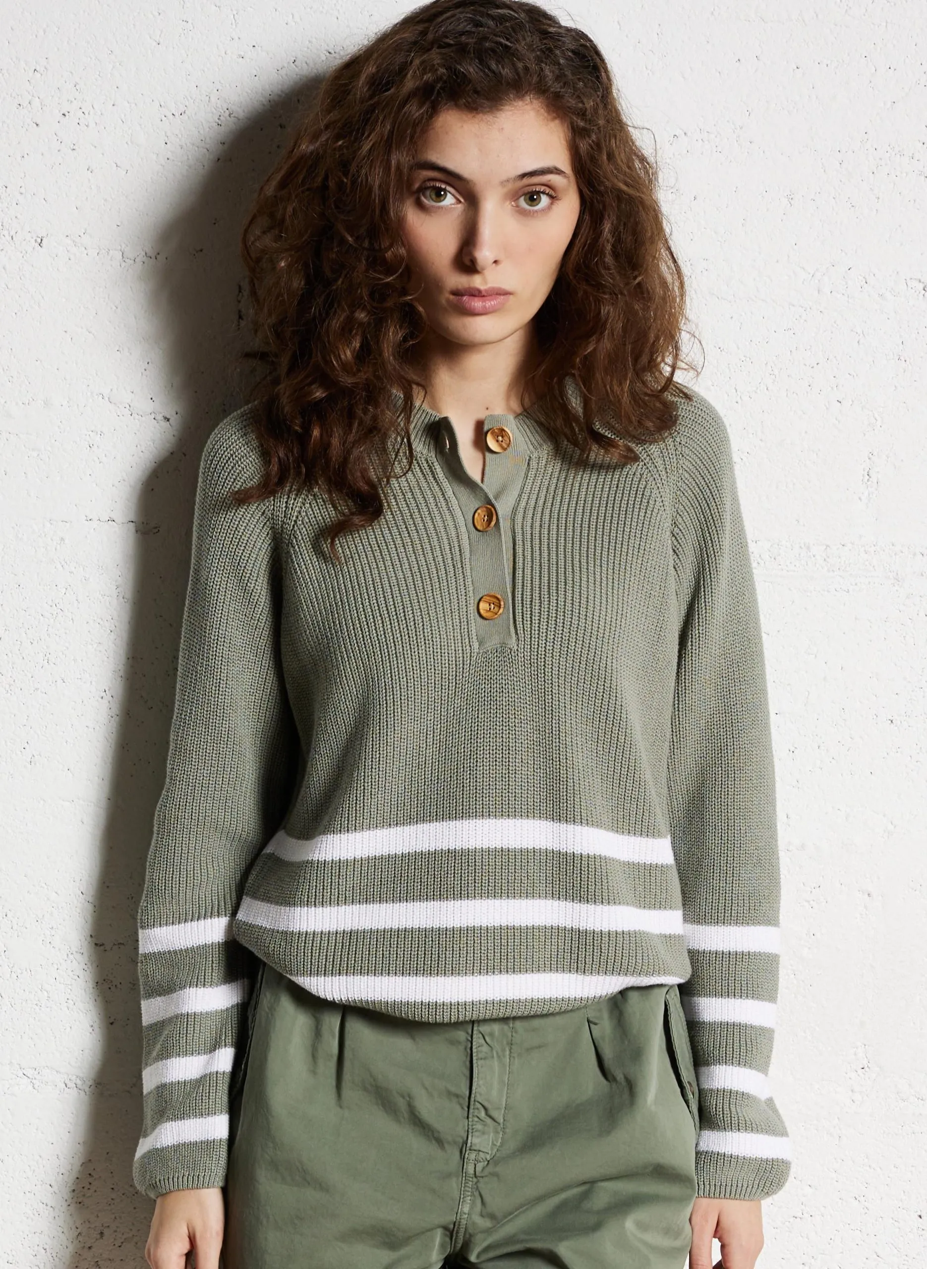 Pull col rond boutonné à rayures Multicolore