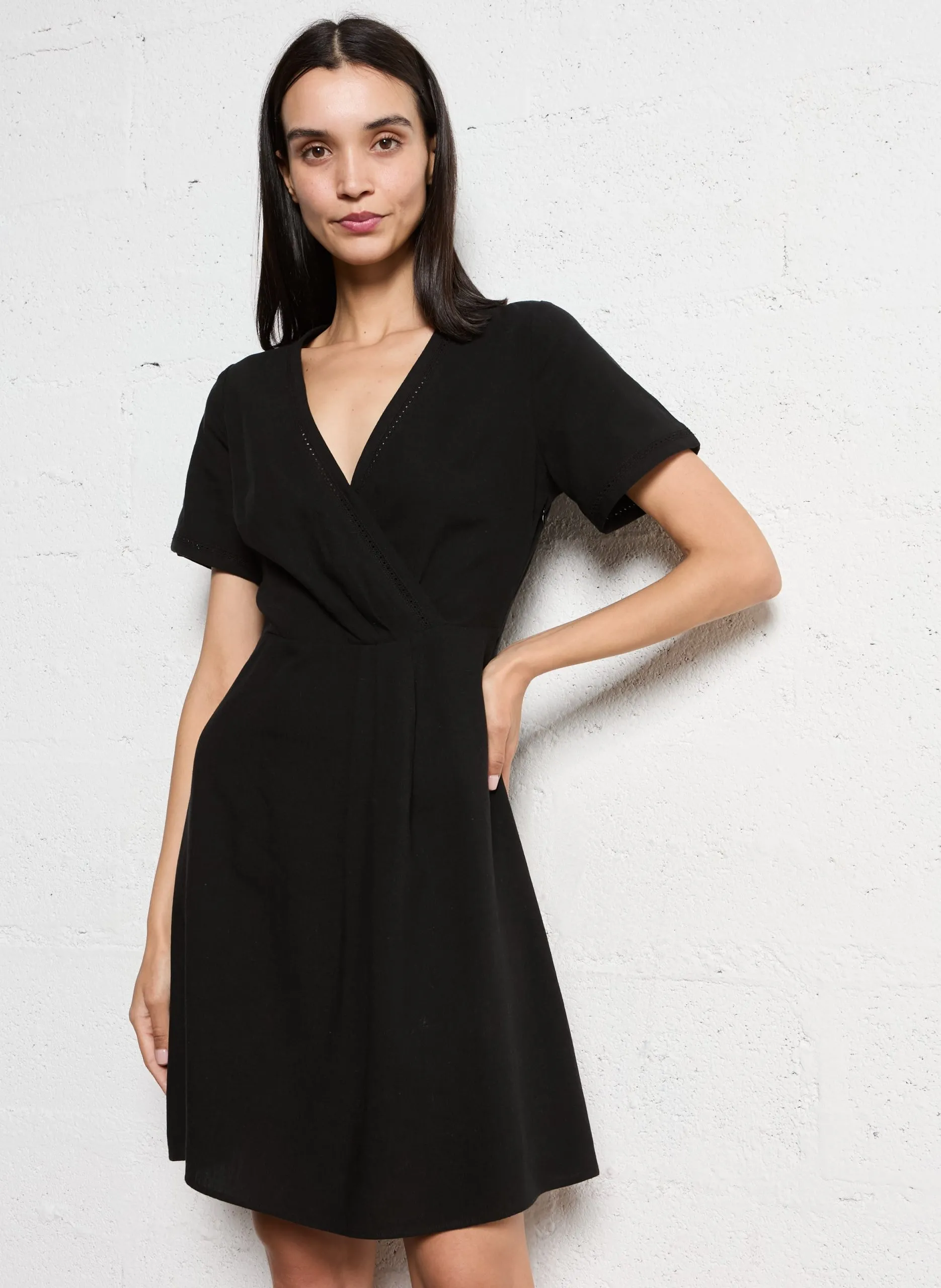 Robe courte col V Noir ROFFE