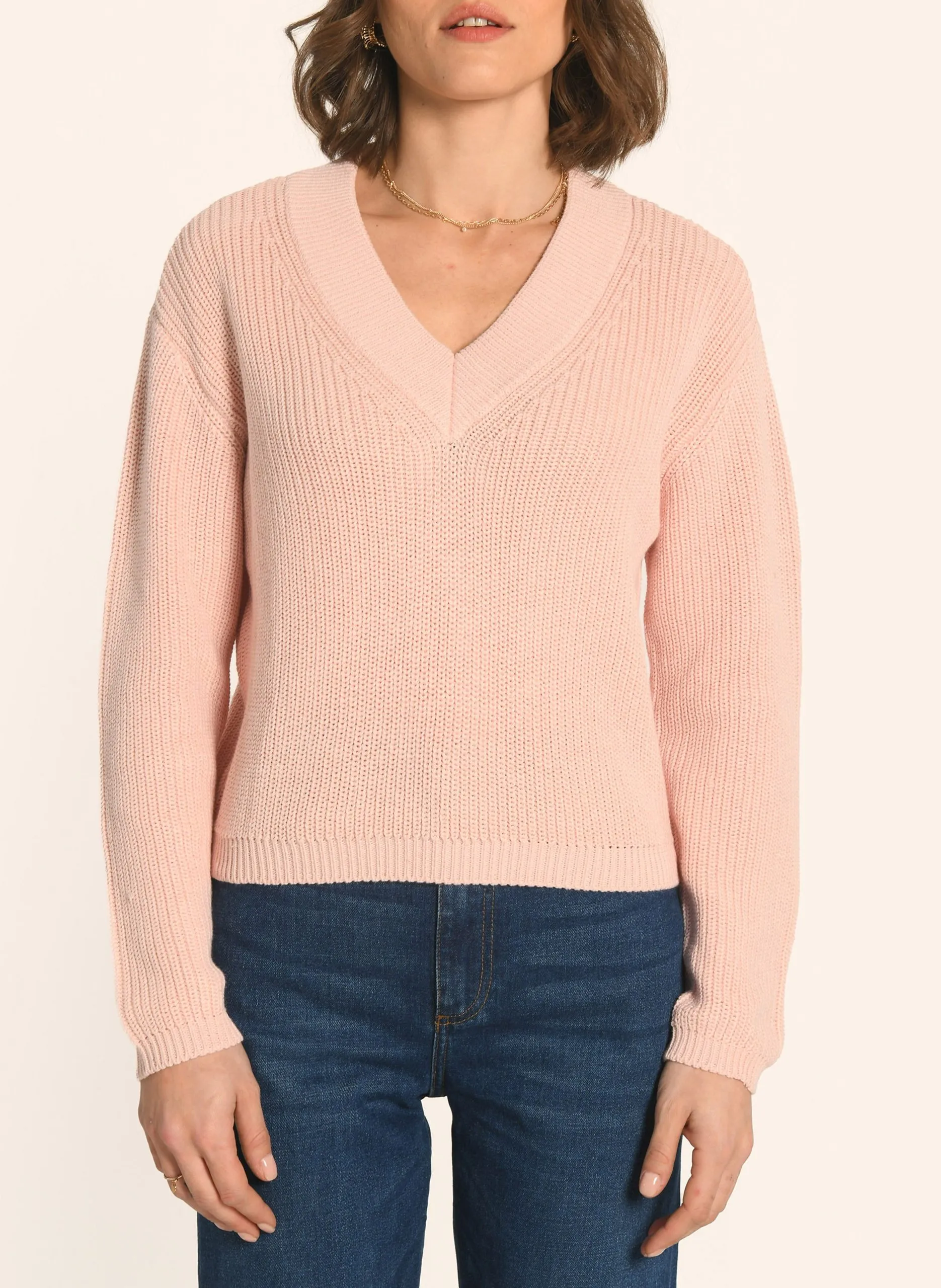 Pull droit à col v Rose ARVID