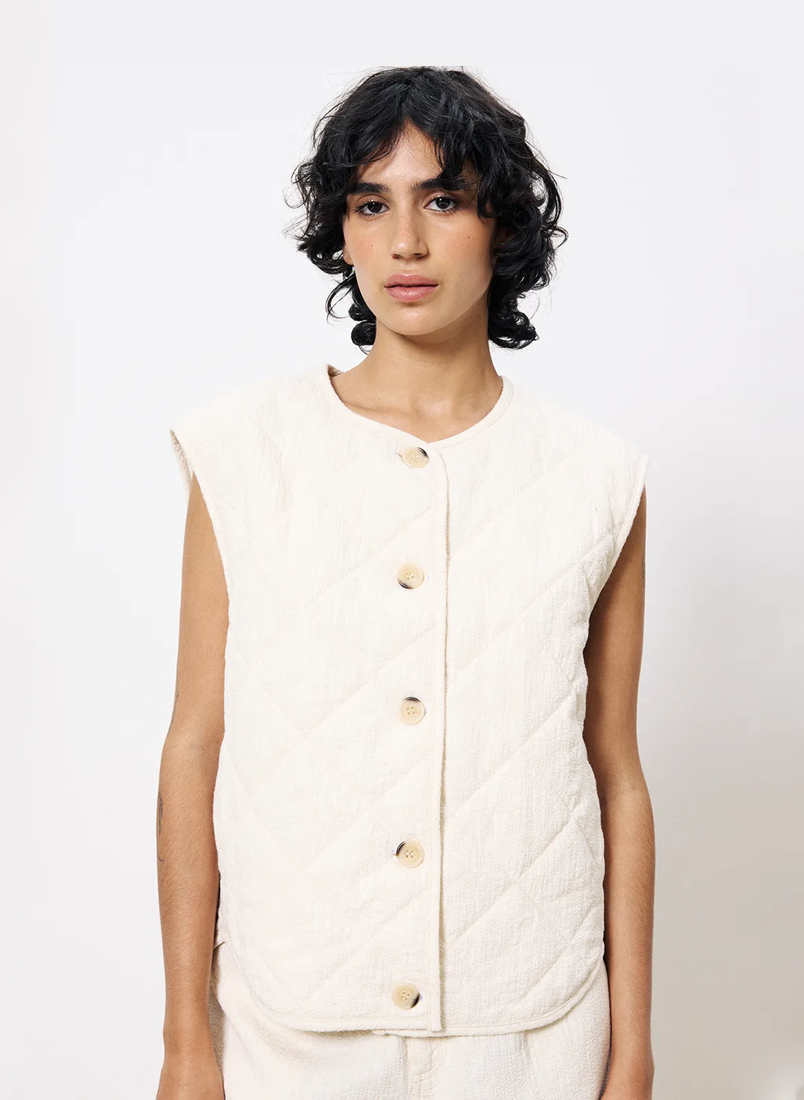 Gilet droit boutonné sans manches Beige EGLENTINE