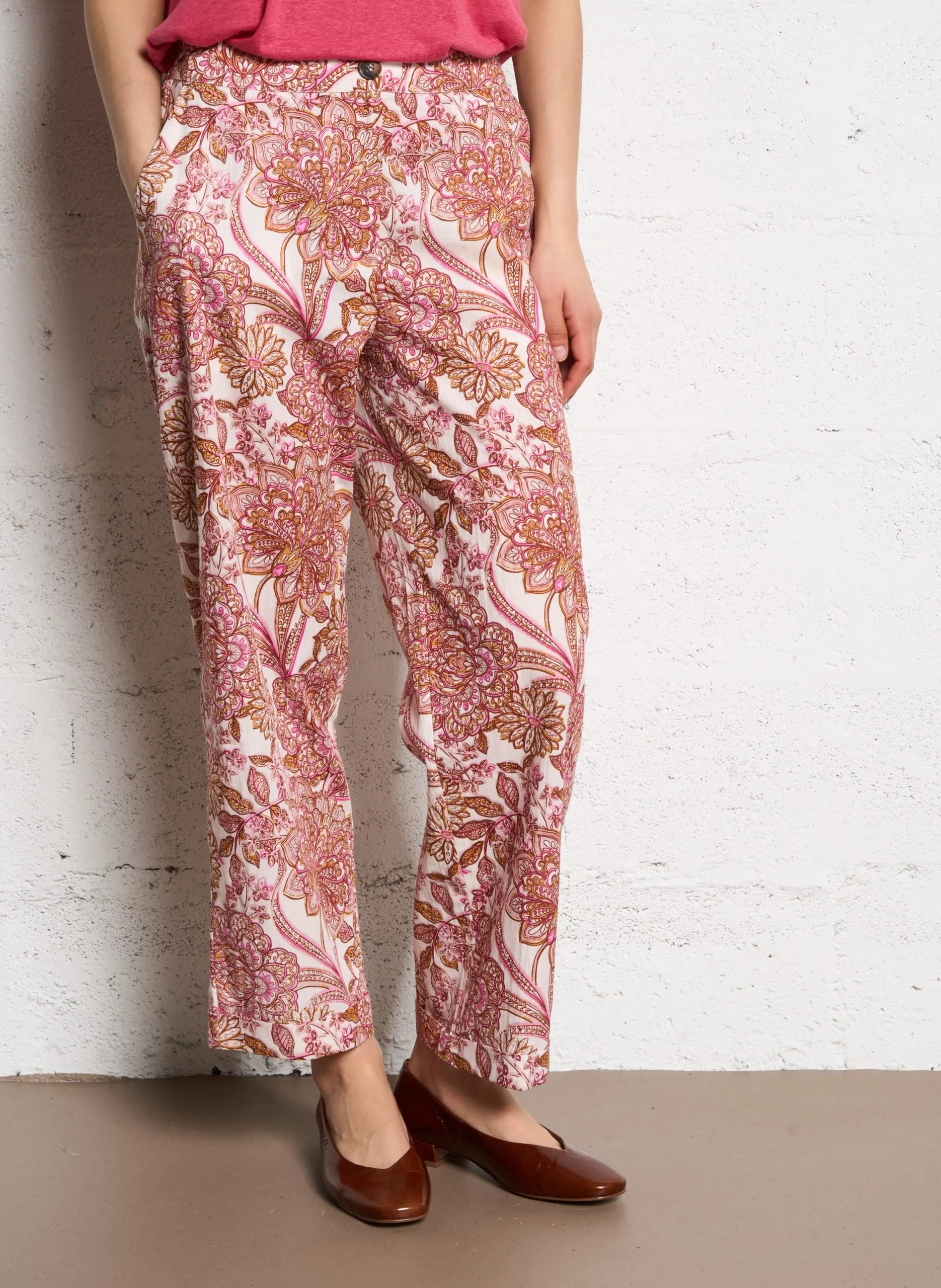 Pantalon carotte à imprimé floral Multicolore PAMA