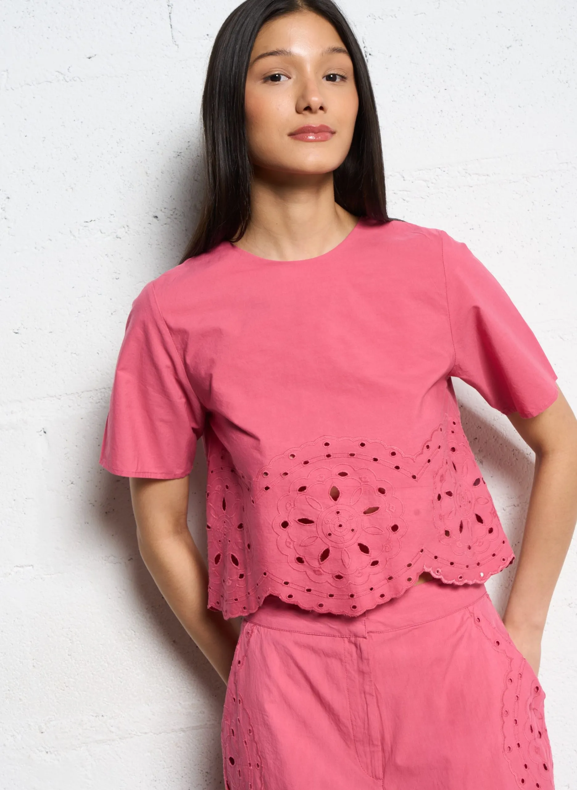 Top droit en coton brodé Rose TYNA