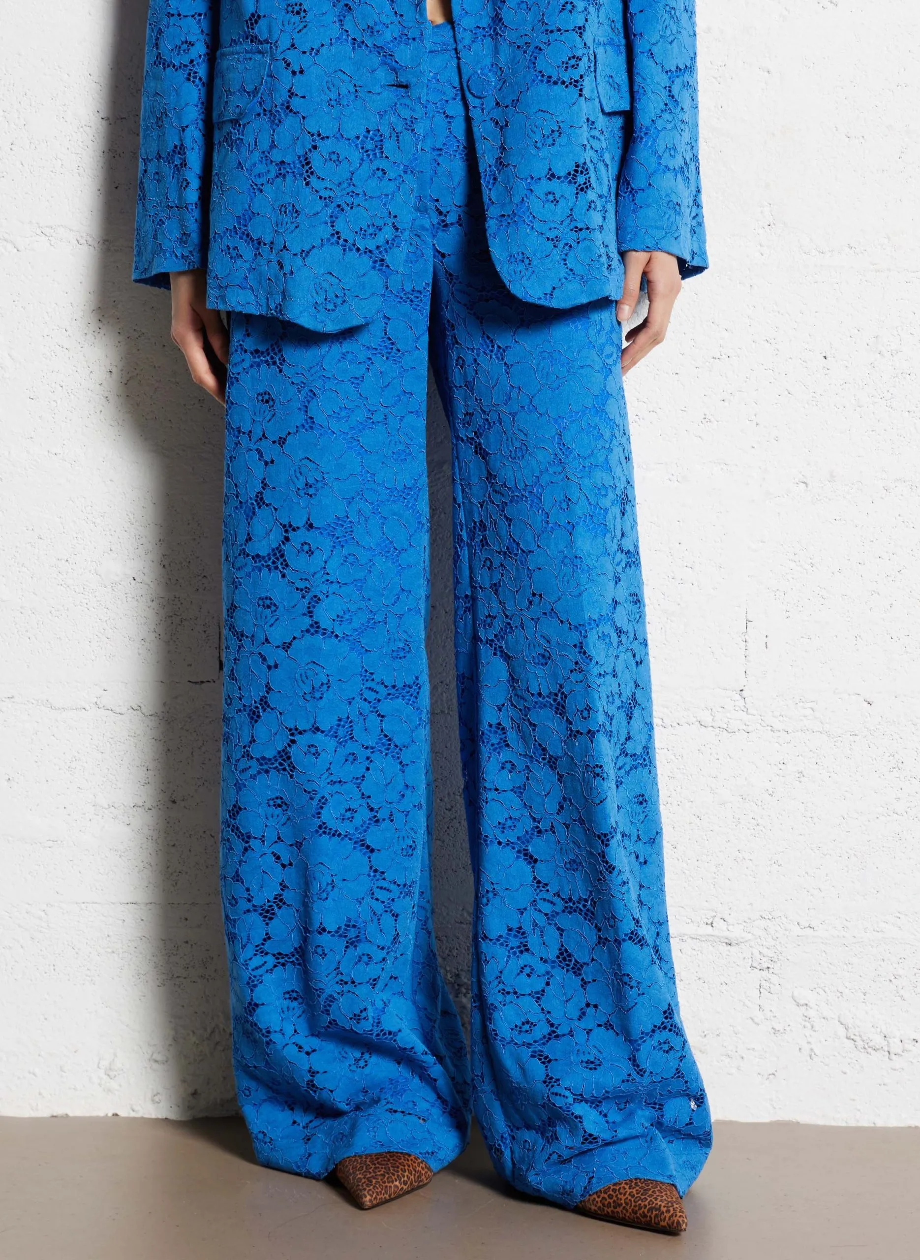 Pantalon large en dentelle Bleu MONOS