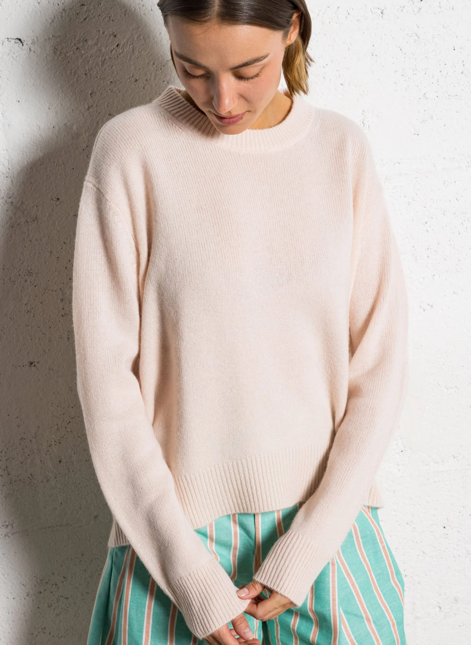 Pull oversize col rond en cachemire Rose HANNA