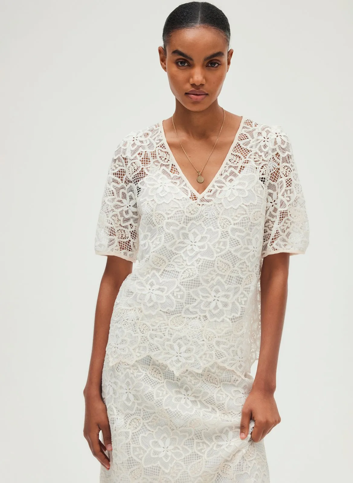 Top col V Beige UZELEE