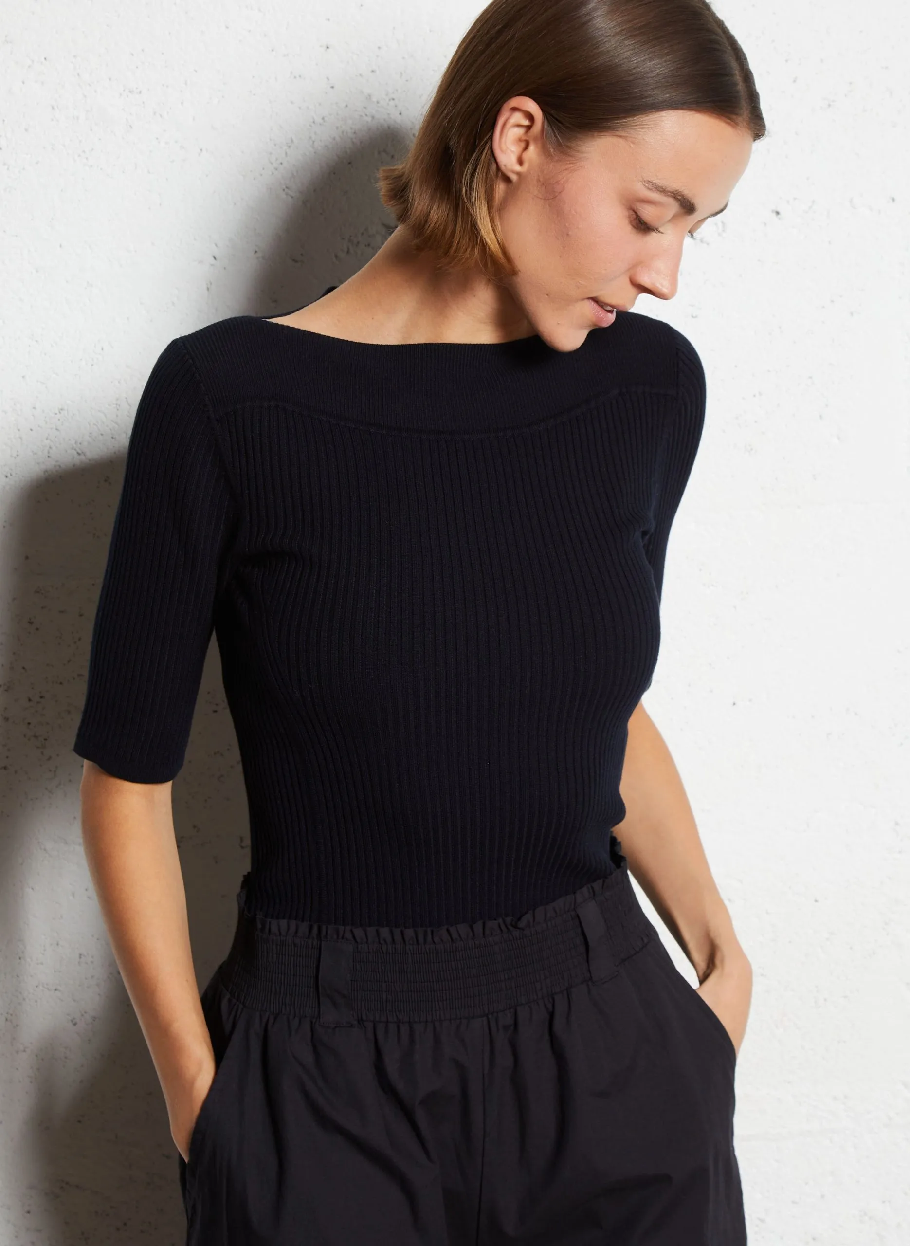 Pull près du corps col bateau Noir SERGIO