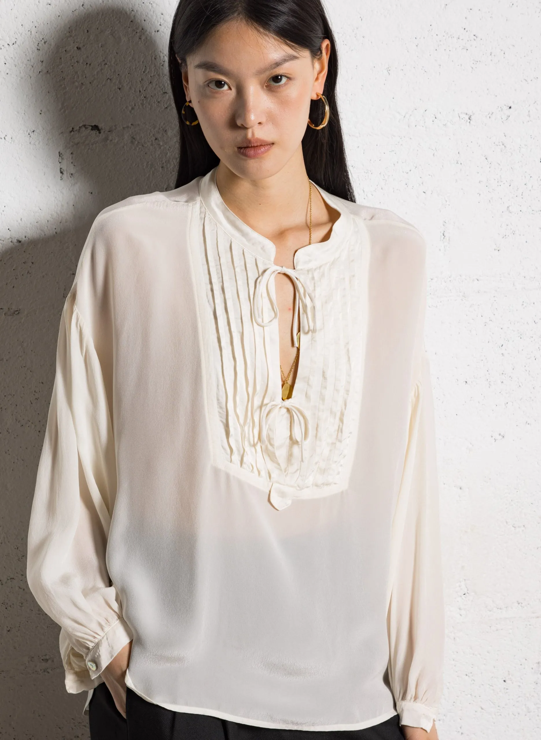 Blouse col rond satinée Beige TUXEDO GIOVANNI