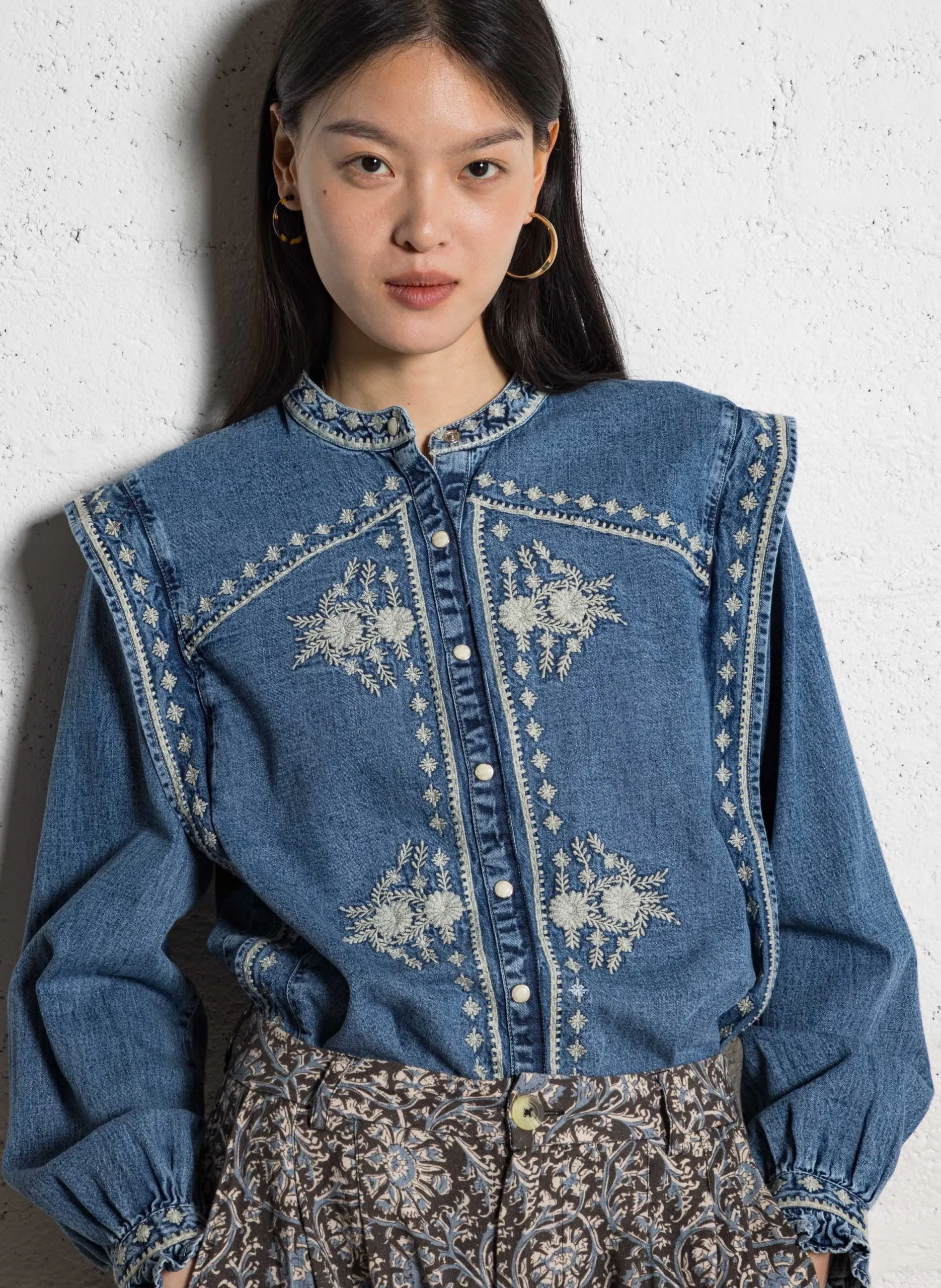 Blouse col rond brodée en jean Bleu CAMPO NARCISO