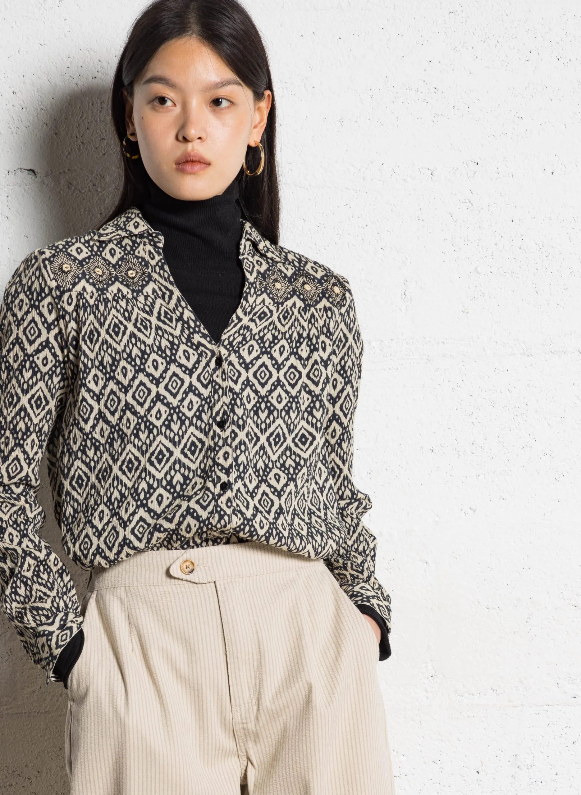 Chemise col V boutonnée à motifs Beige RUBY TUESDAY IKAT AMRIT