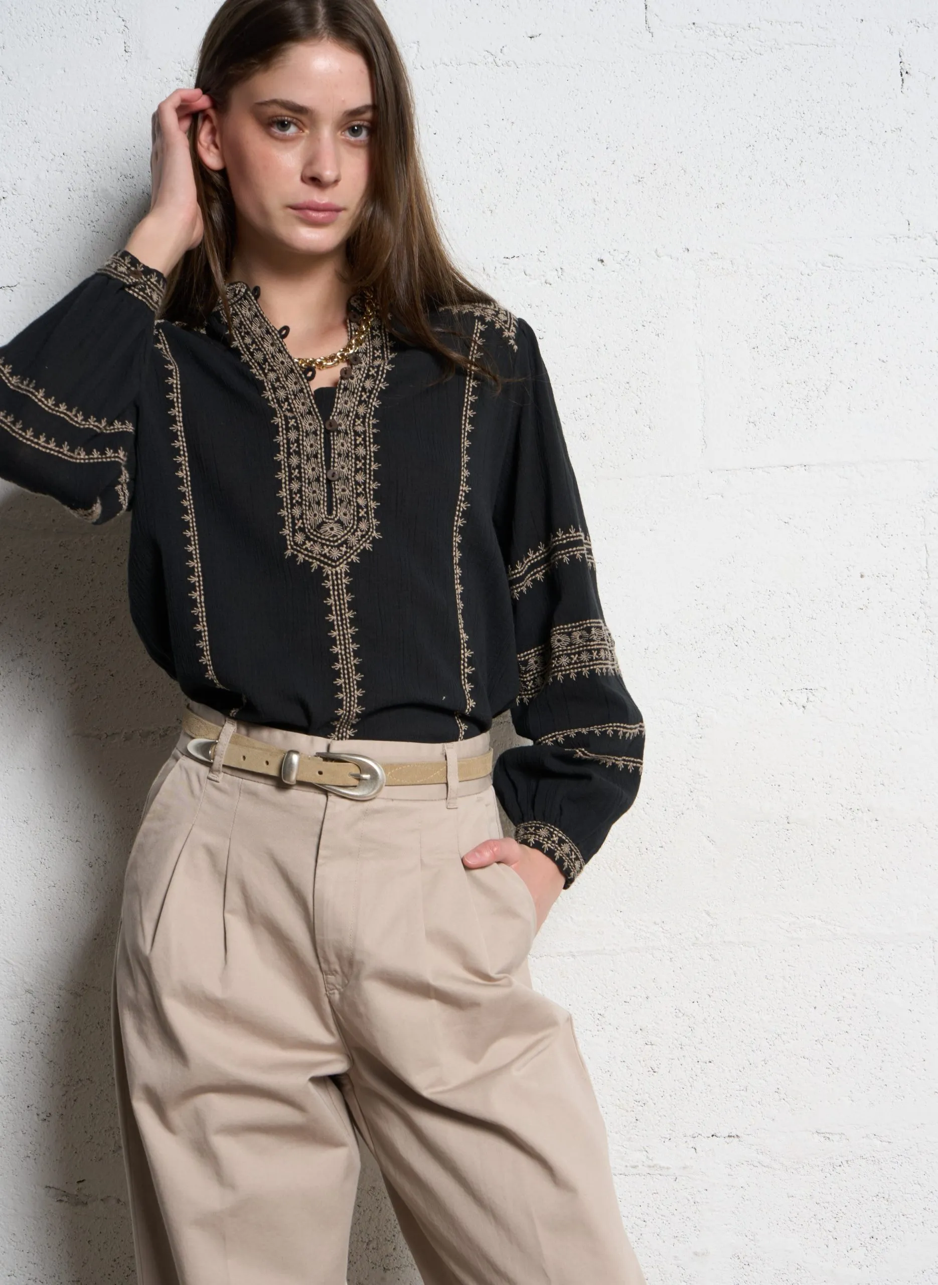 Blouse col rond uni à broderies Noir ORISSA RENATO