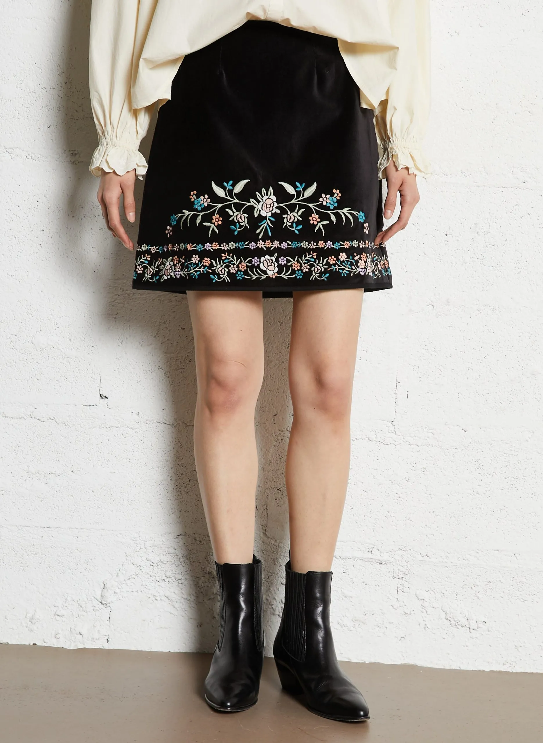 Jupe courte en velours Noir MAE