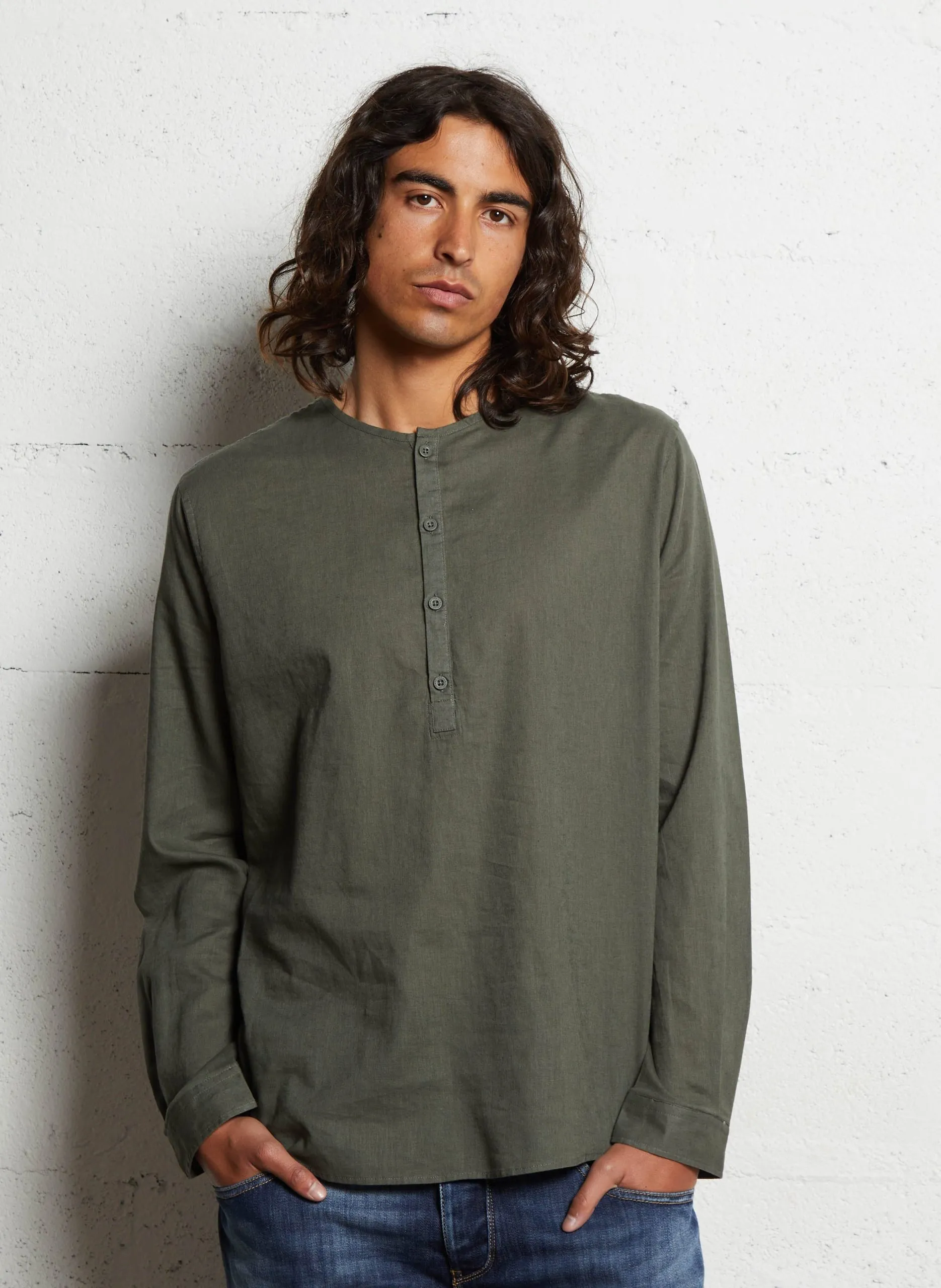 Chemise col rond en lin mélangé Vert NATIS