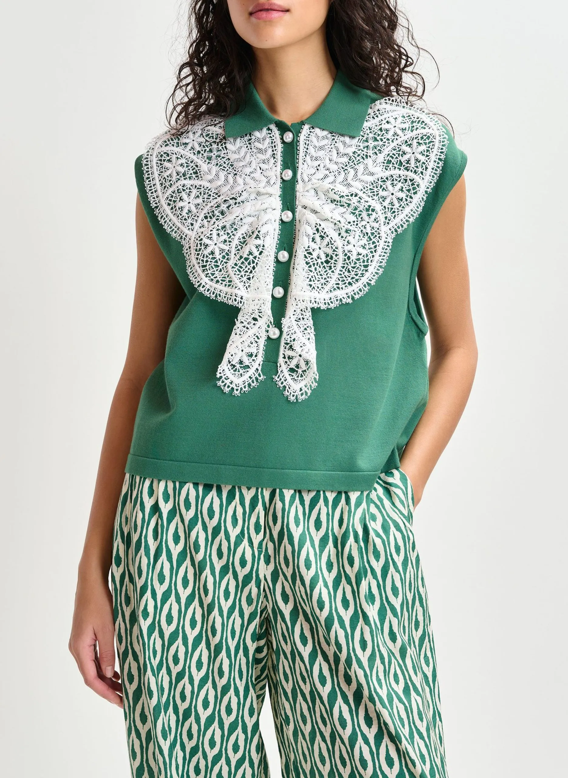 Polo sans manches à broderies fantaisies Vert IHELLY