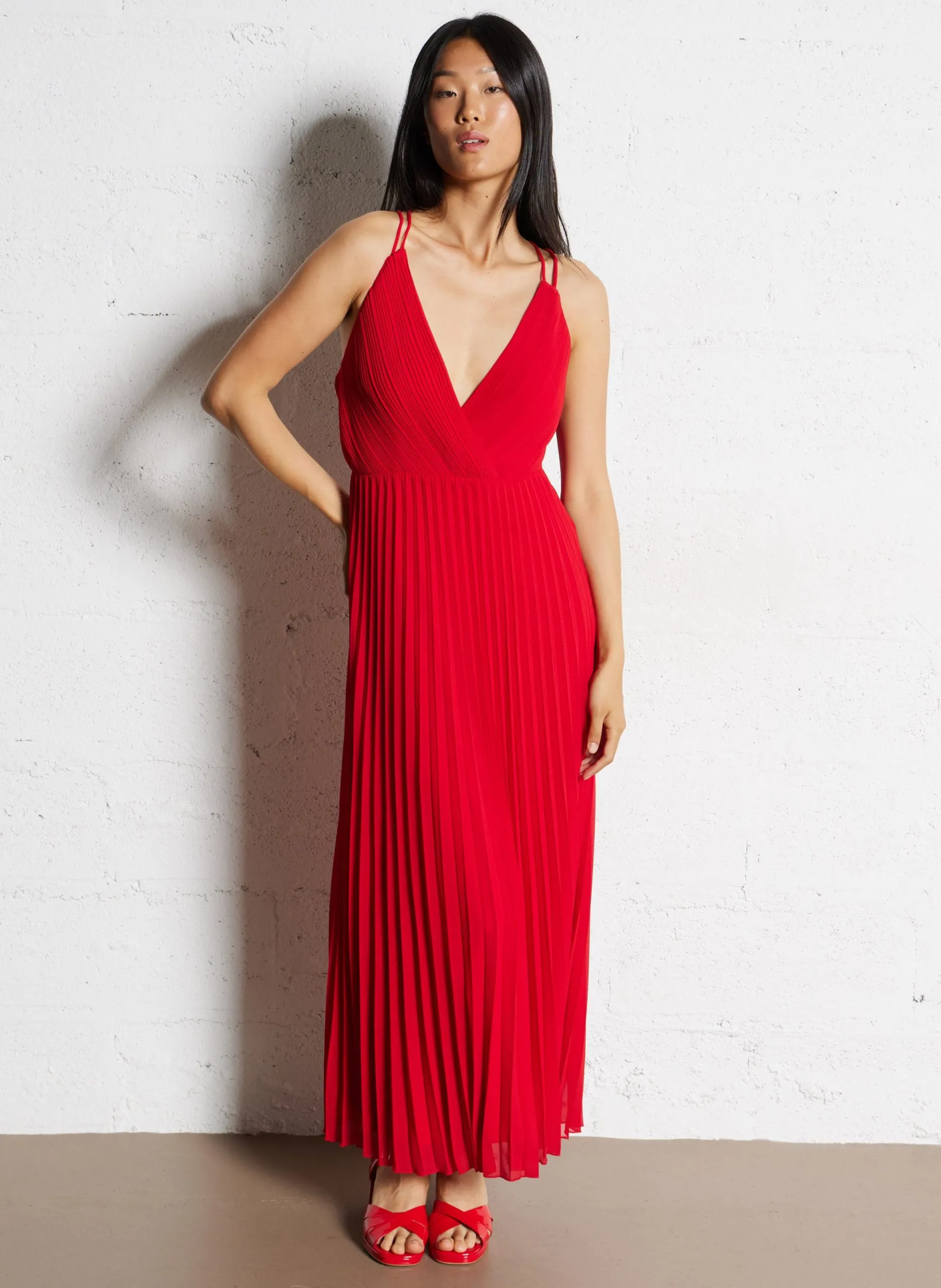Robe longue col v plissée Rouge LAMORE
