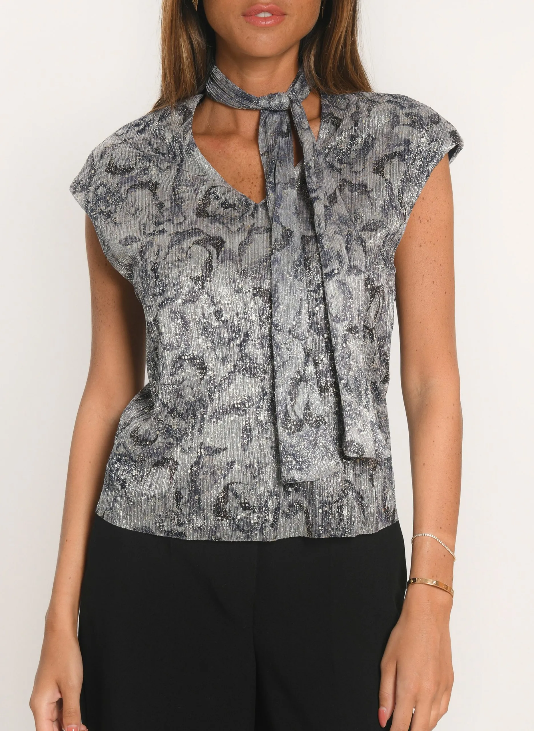 Top col v Violet AQUA