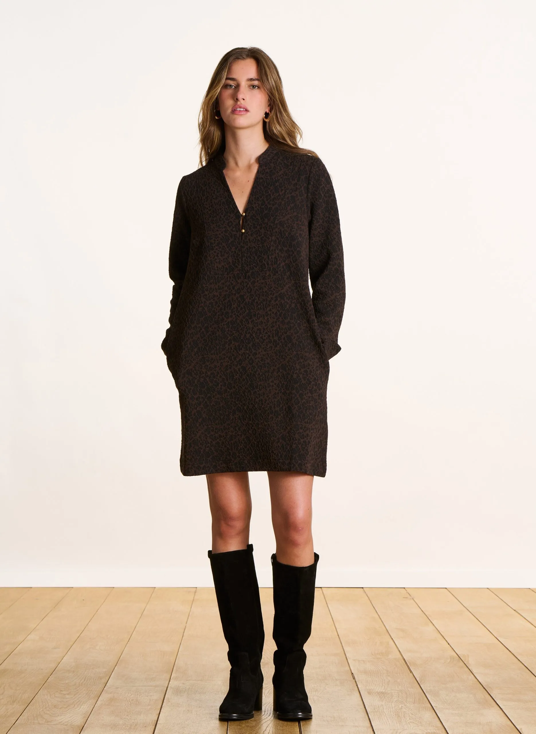 Robe courte col tunisien Marron