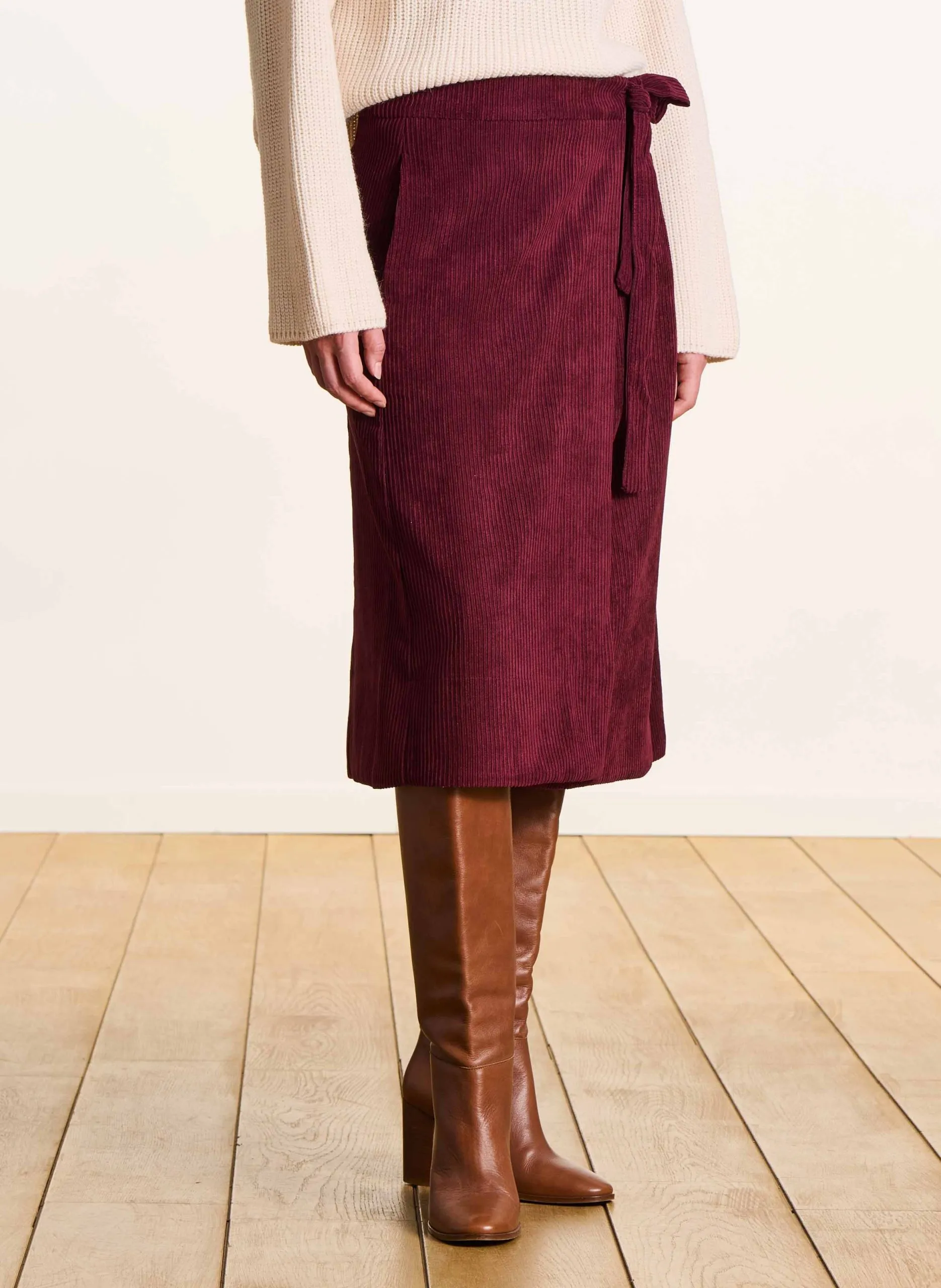 Jupe midi portefeuille en velours côtéle Marron