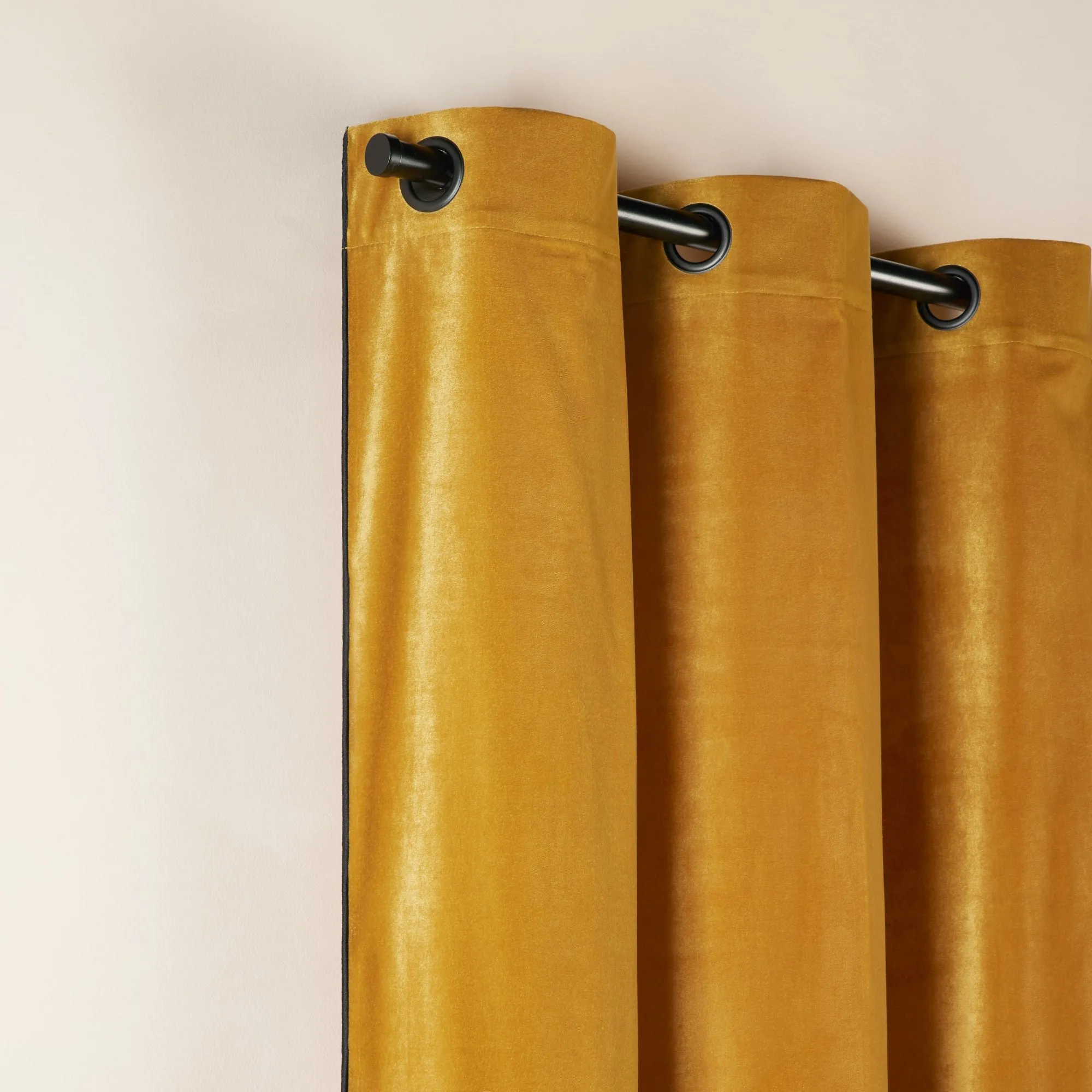Rideau à oeillets noirs Jaune DARIO