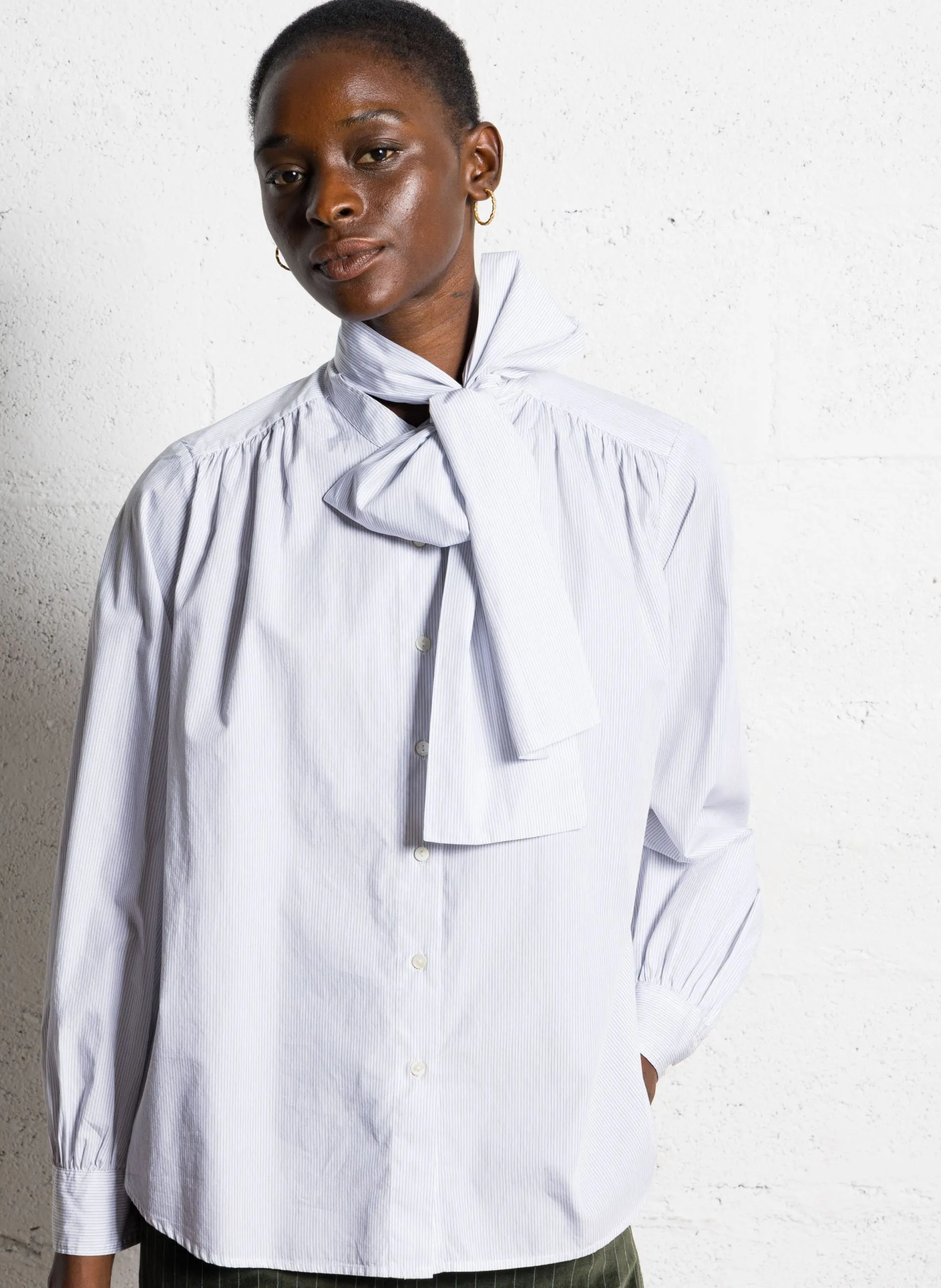 Chemise ample rayée avec écharpe Blanc CARMINA